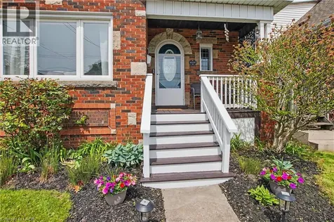 34 Weir Street South Hamilton ON L8K 3A4
