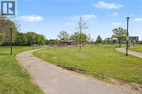 34 Weir Street South Hamilton ON L8K 3A4