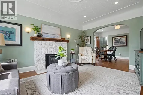34 Weir Street South Hamilton ON L8K 3A4
