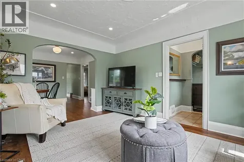 34 Weir Street South Hamilton ON L8K 3A4