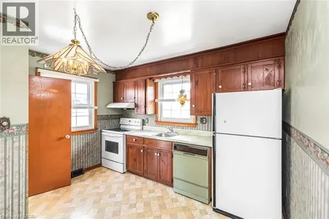 435 East 36th Street Hamilton ON L8V 4A4
