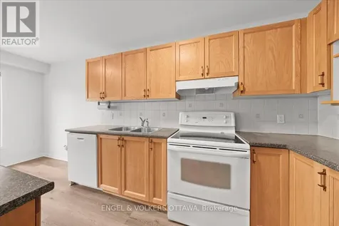 348 Hillsboro Private Ottawa ON K2M 3B1