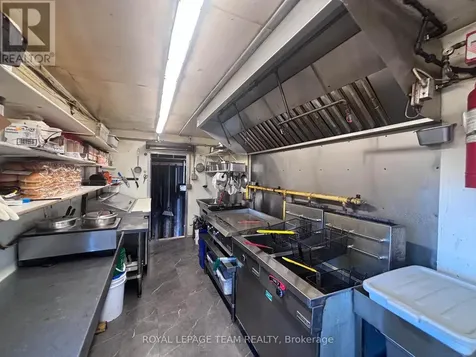 2560 Bank Street Ottawa ON K1T 1M9