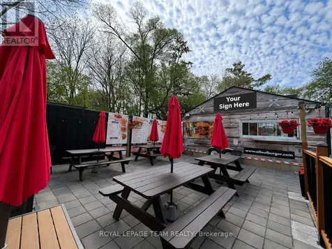 2560 Bank Street Ottawa ON K1T 1M9