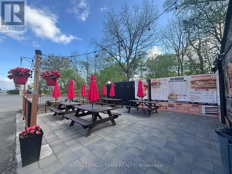 2560 Bank Street Ottawa ON K1T 1M9
