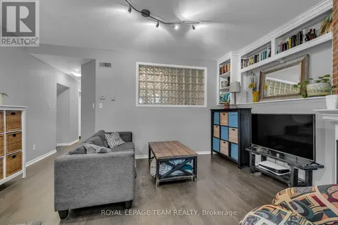 513 King Edward Avenue Ottawa ON K1N 7N3