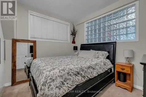 513 King Edward Avenue Ottawa ON K1N 7N3