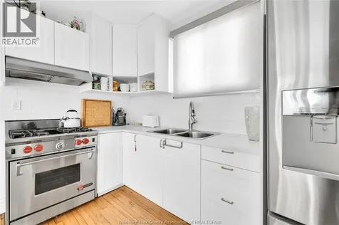 712 Gladstone Windsor ON N8A 2R2