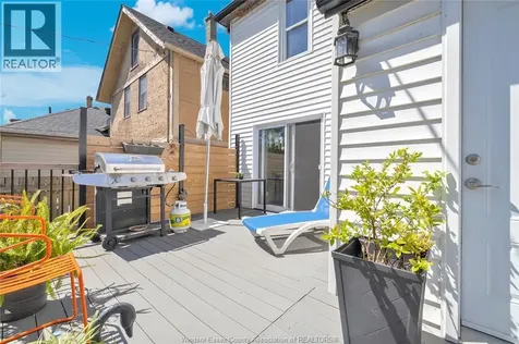 712 Gladstone Windsor ON N8A 2R2