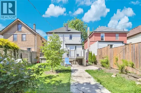 712 Gladstone Windsor ON N8A 2R2