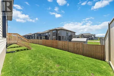 453 Haresfield Court Ottawa ON K4M 0B6