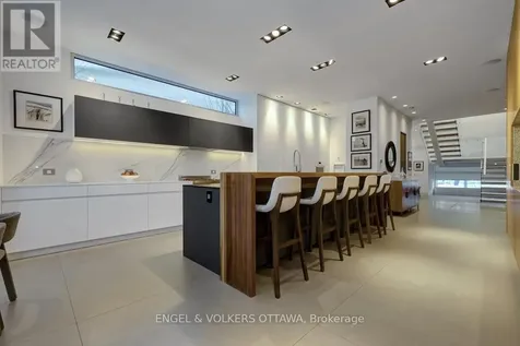 608 Byron Avenue Ottawa ON K2A 0E5