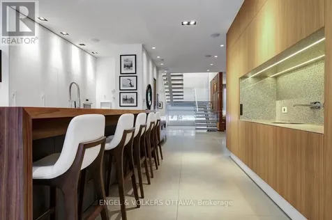 608 Byron Avenue Ottawa ON K2A 0E5