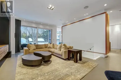 608 Byron Avenue Ottawa ON K2A 0E5