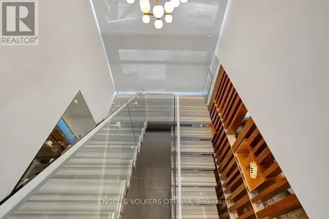 608 Byron Avenue Ottawa ON K2A 0E5