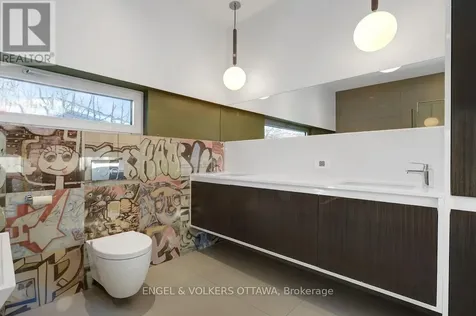 608 Byron Avenue Ottawa ON K2A 0E5