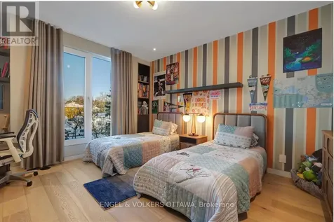 608 Byron Avenue Ottawa ON K2A 0E5