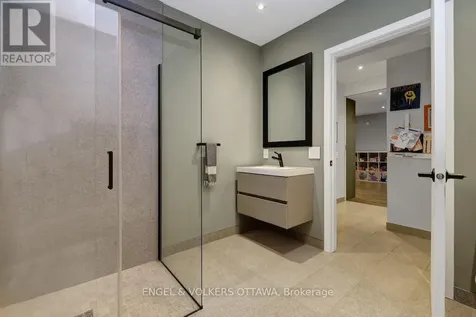 608 Byron Avenue Ottawa ON K2A 0E5