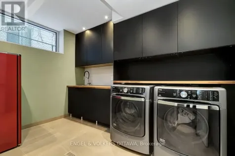 608 Byron Avenue Ottawa ON K2A 0E5