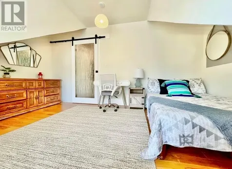 26 Leyton Avenue Toronto (oakridge) ON M1L 3T4