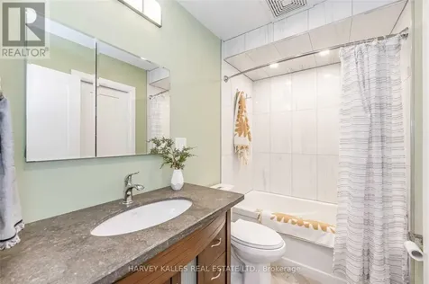 26 Leyton Avenue Toronto (oakridge) ON M1L 3T4