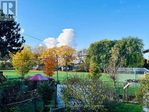 26 Leyton Avenue Toronto (oakridge) ON M1L 3T4