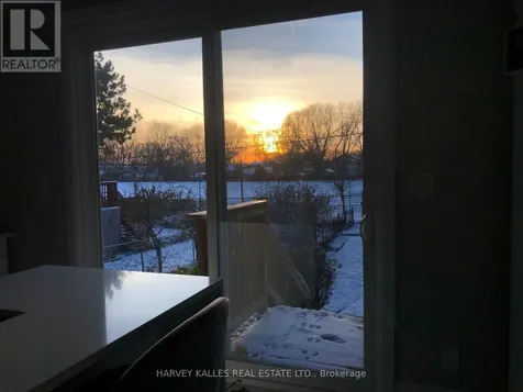 26 Leyton Avenue Toronto (oakridge) ON M1L 3T4