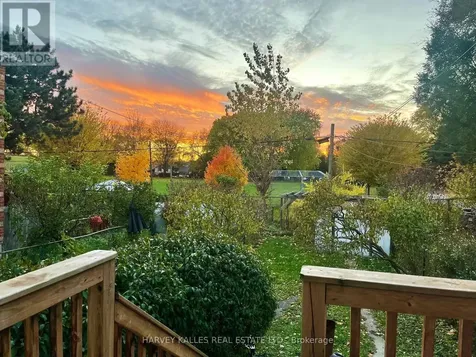 26 Leyton Avenue Toronto (oakridge) ON M1L 3T4