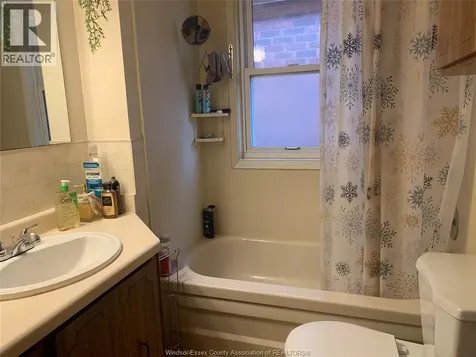 1204 Wigle Avenue Windsor ON N9C 3N1