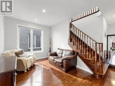 6 Lady Gwillim Avenue East Gwillimbury ON L9N 0A5