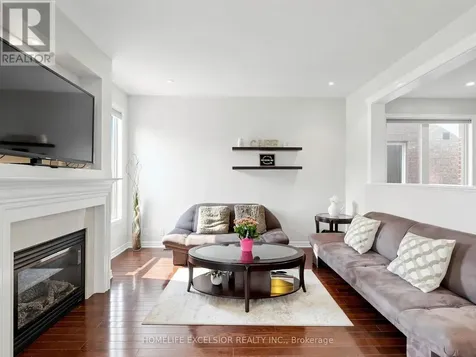 6 Lady Gwillim Avenue East Gwillimbury ON L9N 0A5