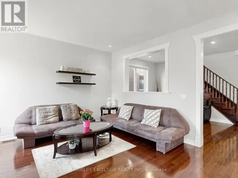 6 Lady Gwillim Avenue East Gwillimbury ON L9N 0A5