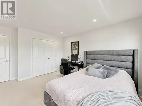6 Lady Gwillim Avenue East Gwillimbury ON L9N 0A5