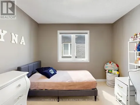 6 Lady Gwillim Avenue East Gwillimbury ON L9N 0A5