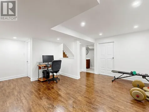 6 Lady Gwillim Avenue East Gwillimbury ON L9N 0A5