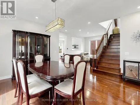 6 Lady Gwillim Avenue East Gwillimbury ON L9N 0A5