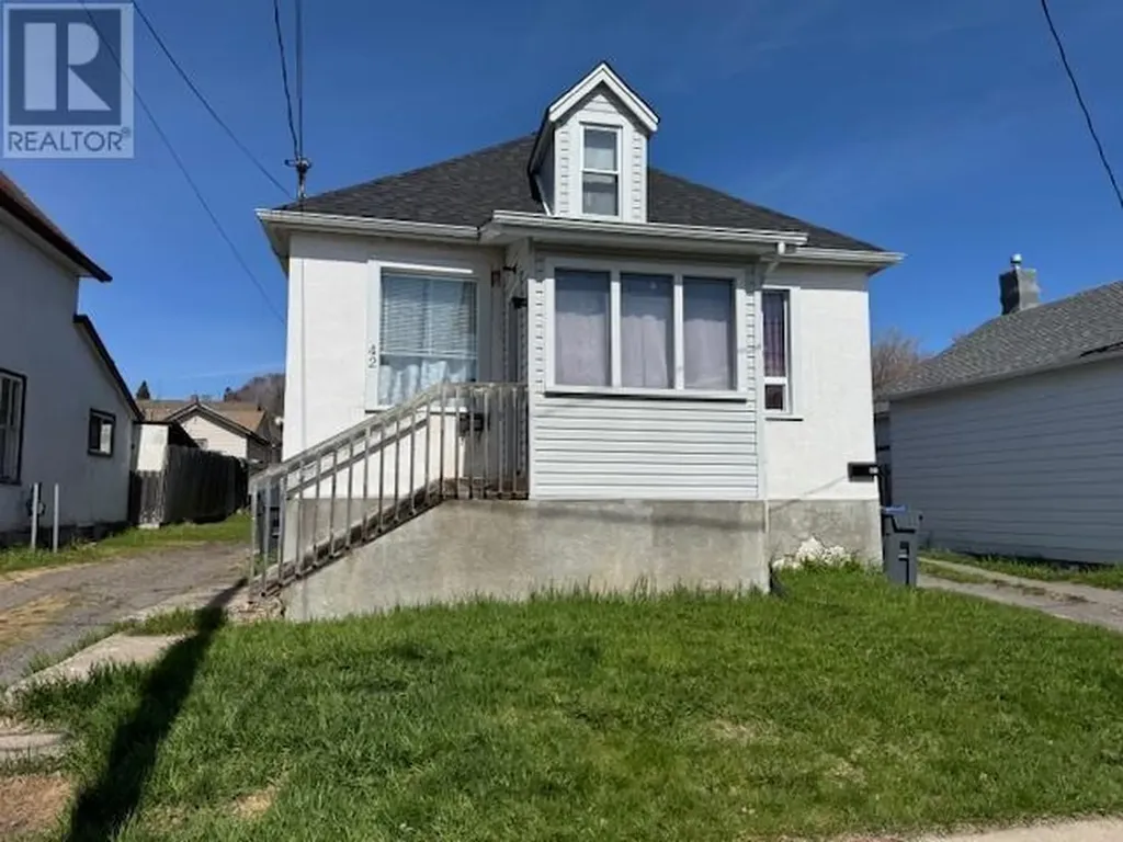 42 Ontario Street Thunder Bay ON P7B 3E9