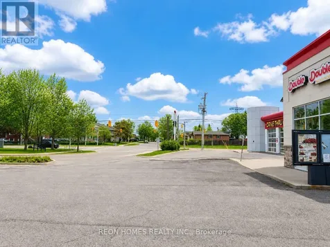 1610 Brookdale Avenue Cornwall ON K6J 4R1