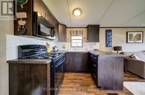 14 Kenora Trail Wasaga Beach ON L9Z 1X7