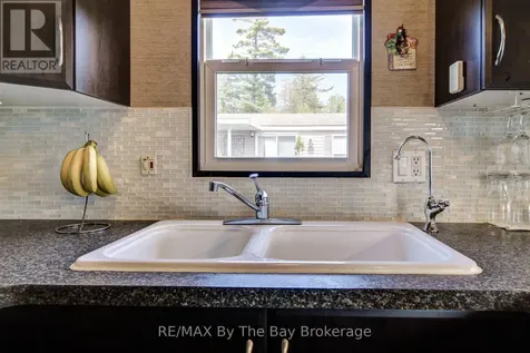 14 Kenora Trail Wasaga Beach ON L9Z 1X7