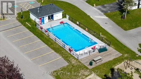 14 Kenora Trail Wasaga Beach ON L9Z 1X7