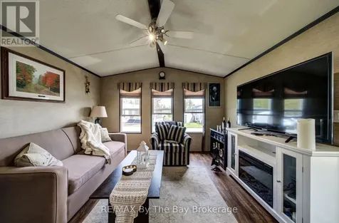 14 Kenora Trail Wasaga Beach ON L9Z 1X7