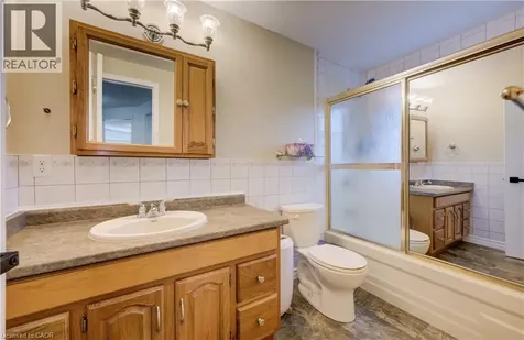 60 Elmsdale Drive Kitchener ON N2E 2G4