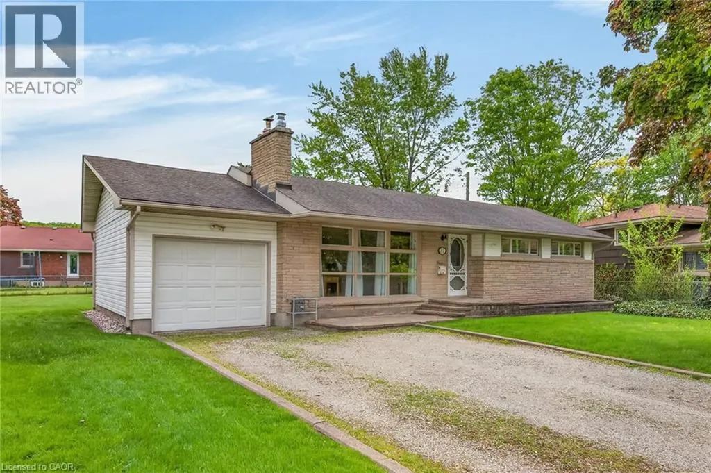 31 Larchwood Drive St. Catharines ON L2T 2H4