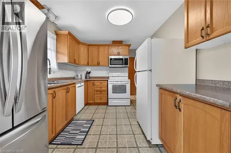 31 Larchwood Drive St. Catharines ON L2T 2H4