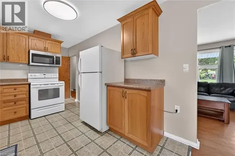31 Larchwood Drive St. Catharines ON L2T 2H4