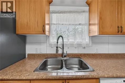 31 Larchwood Drive St. Catharines ON L2T 2H4