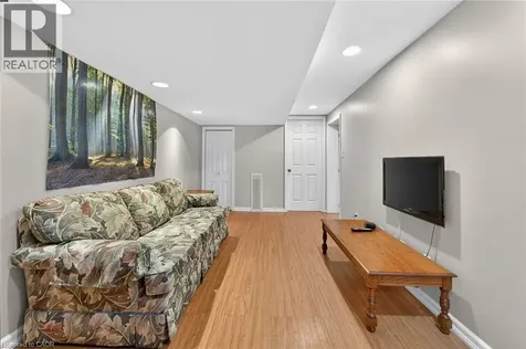 31 Larchwood Drive St. Catharines ON L2T 2H4