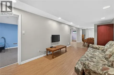 31 Larchwood Drive St. Catharines ON L2T 2H4