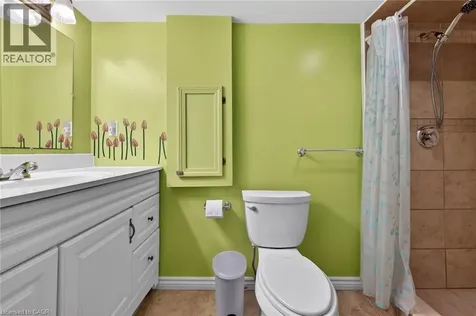 31 Larchwood Drive St. Catharines ON L2T 2H4